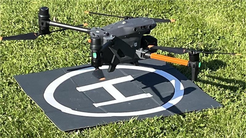 Die Inspektionsdrohne steigt auf.