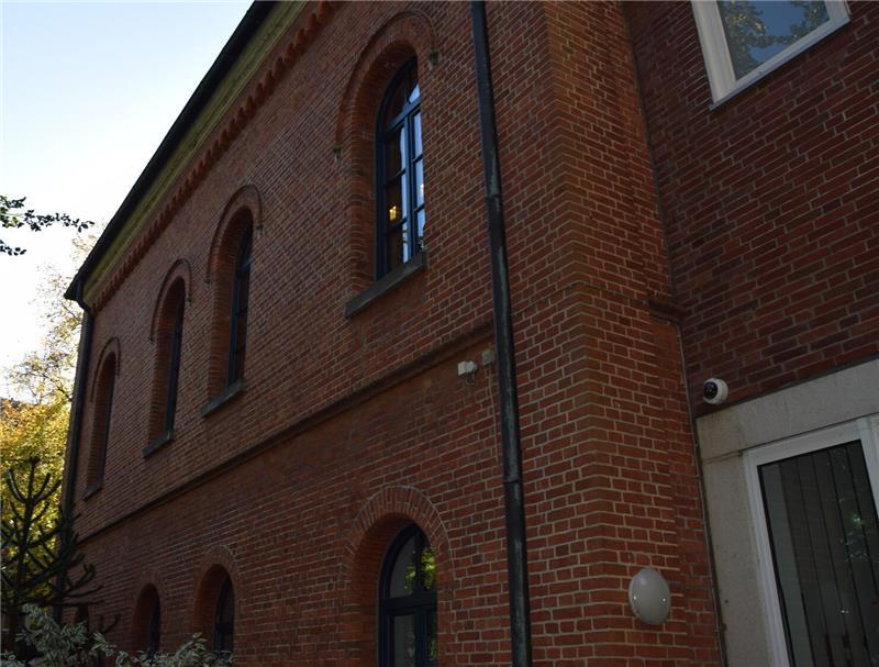 Wie lange dauern Strafsachen am Amtsgericht Buxtehude? Die Institution Amtsgericht in Buxtehude gibt es seit 1852. Untergebracht ist das Amtsgericht in einem Gebäude von 1864 und einem Anbau aus den 1970er Jahren.