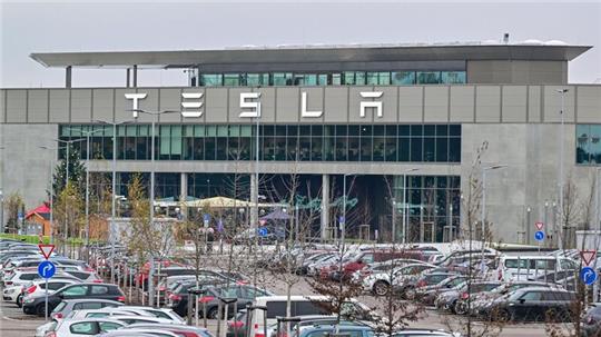 Die Investitionen von Tesla werden der ostdeutschen Wirtschaft nur einen begrenzten Schwung geben.