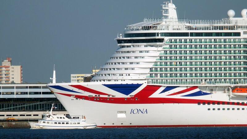 Überraschung: Kreuzliner mit fast 6000 Menschen an Bord auf dem Weg nach Bremerhaven Die „Iona“ kommt spontan nach Bremerhaven und bleibt auch über Nacht am Kreuzfahrtterminal.