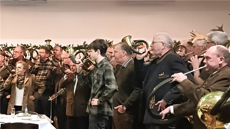 Immer mehr Jäger im Kreis Stade: Was ist das Besondere an der Jagd? Die Jagdhornbläser sorgten für den musikalischen Rahmen.