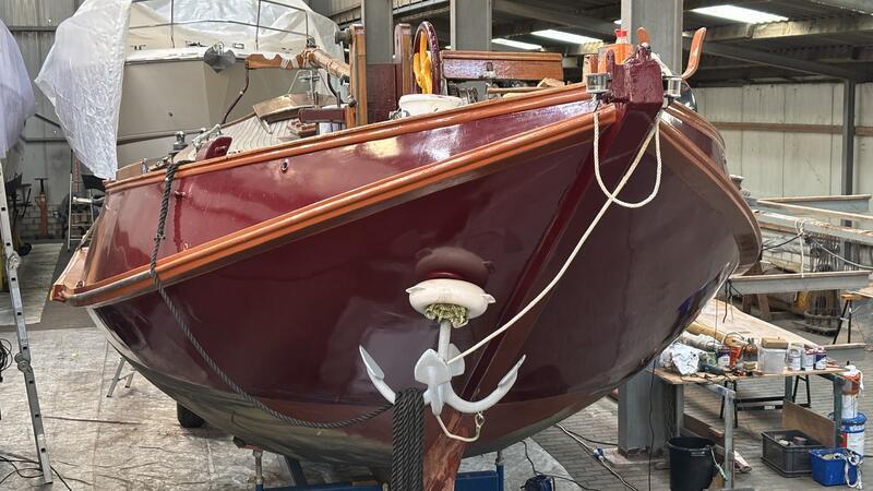 Die Johanna von Amrum liegt im Winter immer in einer Halle in Abbenfleth und wird für die neue Saison flottgemacht.