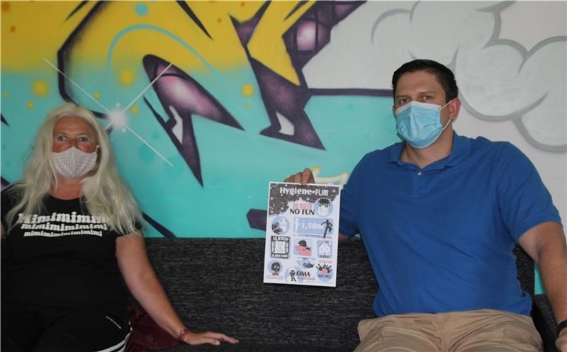 Die Jugendpfleger Claudia Pernak und Richard Fröhlich.