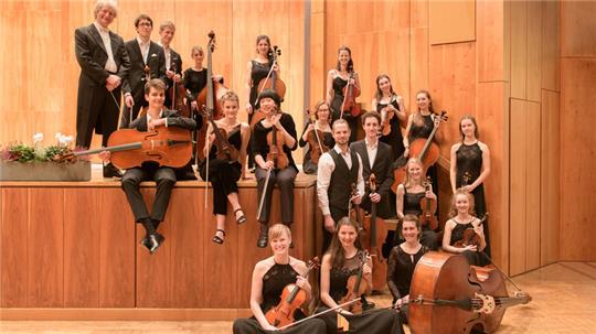 Die Junge Kammerphilharmonie Rhein-Neckar gibt ein Konzert in der Kirche Himmelpforten.