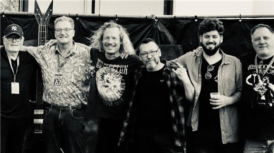 Die Jungs von RockAvenue freuen sich auf den Auftritt in Mulsum.