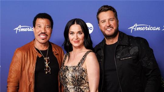 Die Juroren der Show Lionel Richie (l-r), Katy Perry und Luke Bryan bei der 20-Jahres-Feier von „American Idol“.