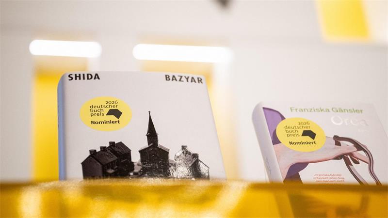 „Ein Roman gegen Gleichgültigkeit“ - Buchpreis für Bazyar Die Jury lobte unter anderem die Erzählweise von Shida Bazyars „Die Lücke“.
