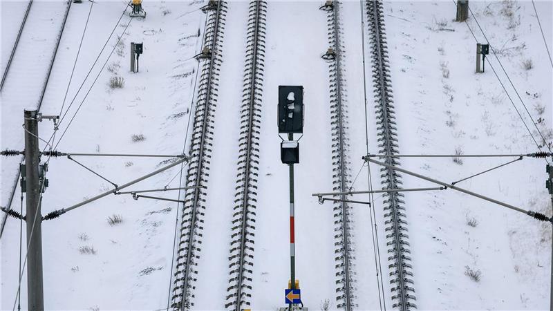 Die Kältewelle lässt viele Züge still stehen. 