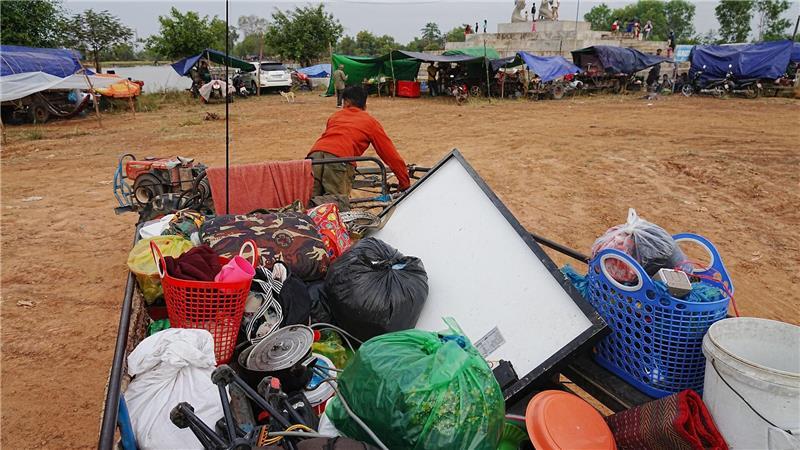 Hunderttausende Flüchtlinge wegen Kämpfen in Südostasien Die Kämpfe entlang der 800 Kilometer langen Grenze zwischen Thailand und Kambodscha treiben zahlreiche Einwohner in die Flucht.