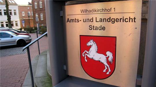 Die Kammer in Stade verurteilte den Mann zu acht Jahren Haft.