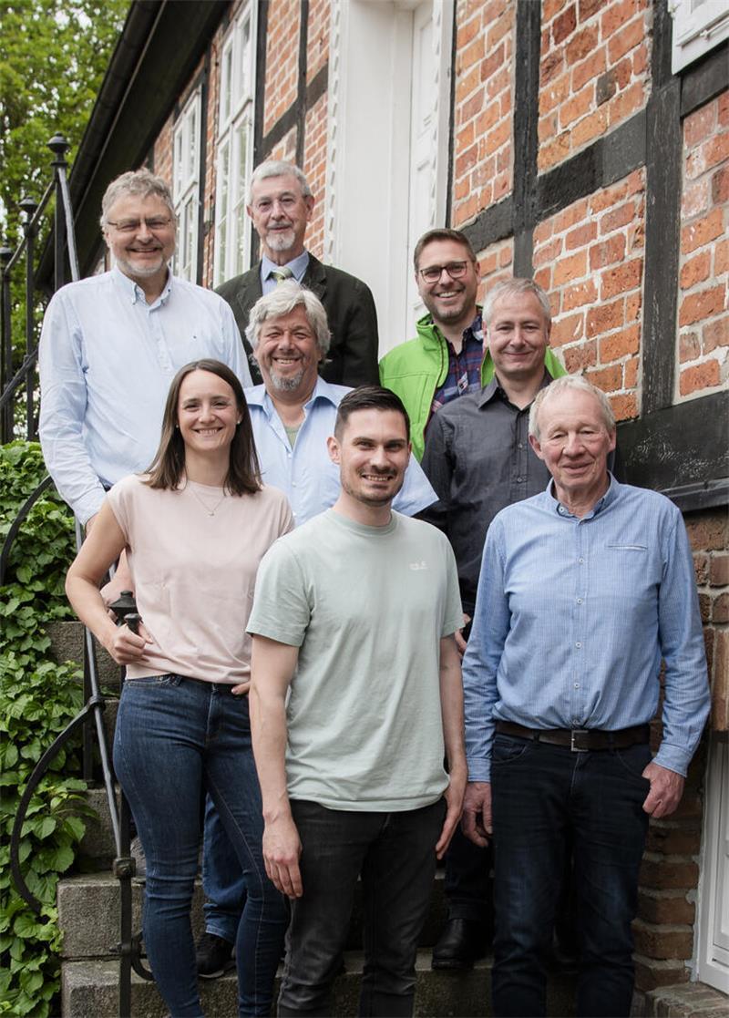 Die Kandidaten: Christoph Behnke, Hans-Martin Kallenberger, Bernd Winkelmann (oben von links), Dieter Breuhahn, Markus Wilshusen (Mitte von links), Birte Hagedorn, Felix-Nikolai Lange und Hartwig Holthusen (unten von links). Foto: Fotostudio Augenblicke