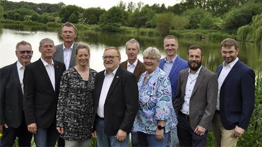 Die Kandidaten der FWG AUE: Wilfried Peters, Michael Tschirschwitz, Jörk Philippsen, Sonja Rehsöft, Peter Hoffmann, Reinhard Koch, Dr. Dagmar Bermig, Marc von Bargen, Markus Rehsöft und Jan Baumgarten (von links).