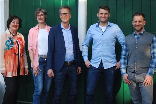Die Kandidaten der Wählergemeinschaft aus Bargstedt (von links): Christa Westhoff, Birgit Lukas, Kai Boinowitz, Fabian Rentzsch und Matthias Albers. Foto: FWG