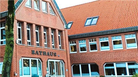 Die Kandidatensuche beginnt: Wer zieht im nächsten Jahr ins Fredenbecker Rathaus ein?