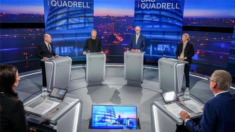 Die Kanzlerkandidaten Olaf Scholz (SPD); Robert Habeck (Grüne), Friedrich Merz (CDU) und Alice Weidel (AfD) beharkten sich in einer Talkrunde bei RTL und ntv.