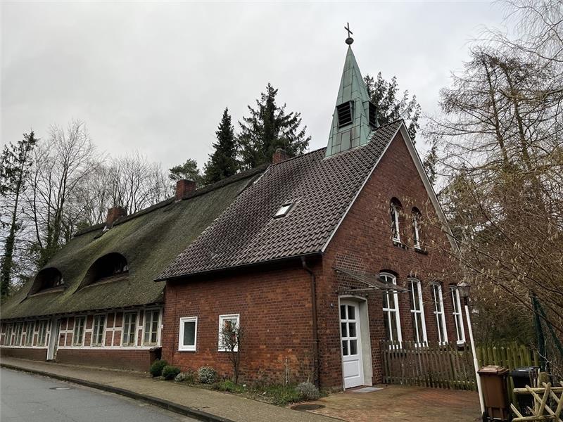 Zwei Standorte im Visier: Bürgerhaus in Dollern ist wieder Thema Die Kapelle in Dollern wurde entwidmet und steht zum Verkauf. Foto: Vasel