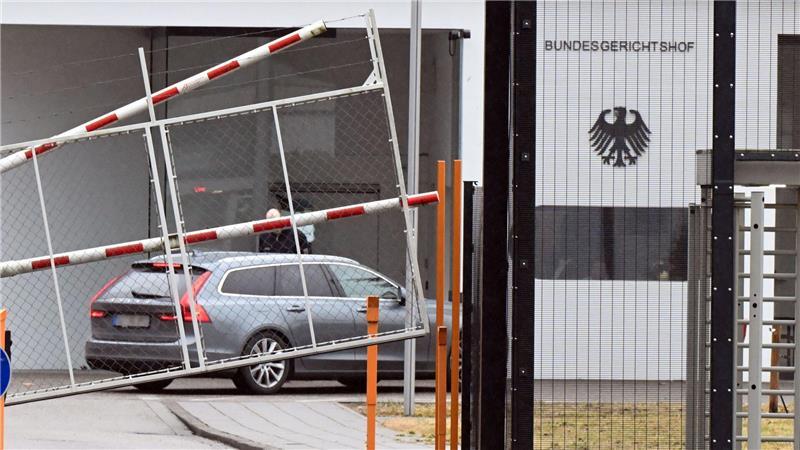 Die Karlsruher Behörde hatte die fünf Männer in und um Lübeck festnehmen lassen. 