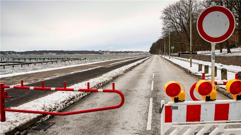 Die Kielllinie ist wegen der Hochwasserlage gesperrt.