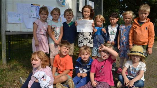 Die Kinder der Kita Großenwörden verarbeiteten den Schrecken durch den Einbruch auf ihren Bildern.