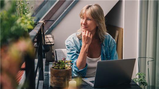 Die Kinder sind aus dem Haus - und jetzt? Für Frauen wieder zurück in den Beruf zu finden, ist eine Herausforderung.