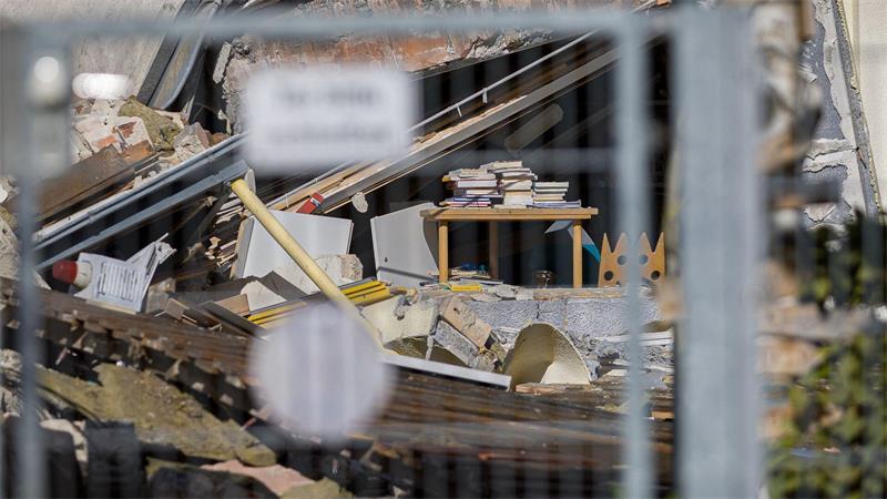 Die Kindertagesstätte ist nach einem lauten Knall teilweise eingestürzt.
