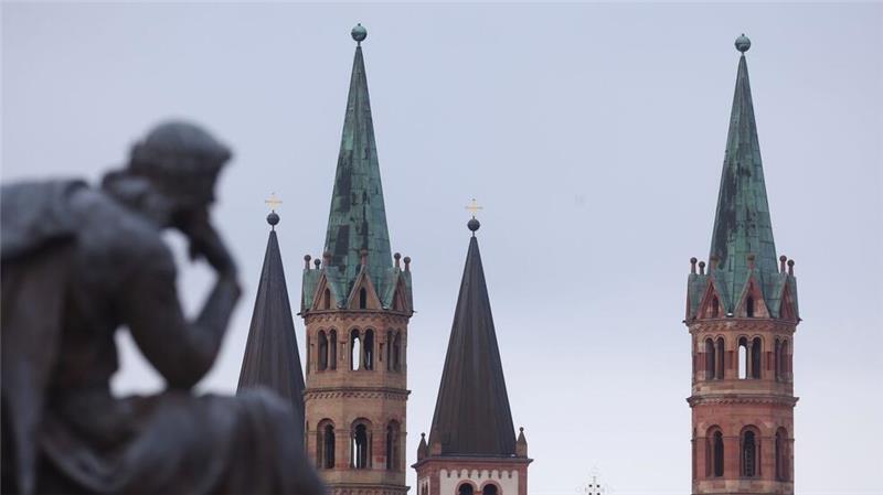 Bedford-Strohm: Demokratie braucht unabhängige Kirchen Die Kirchen in Bayern verlieren Jahr für Jahr Mitglieder. (Symbolbild)