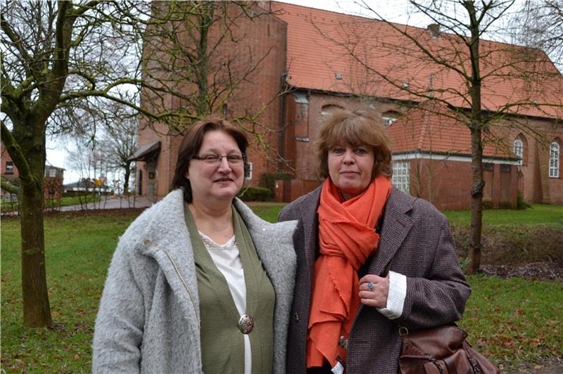 Kirche ohne Pastor? Wie zwei Gemeinden im Kreis Stade es trotzdem schaffen Die Kirchenvorstandsvorsitzenden Marlies Ahlf (Oederquart, links) und Susanne Ottersbach-Flimm (Hamelwörden). Foto: Helfferich