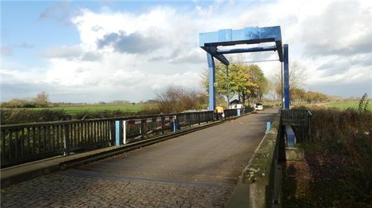 Die Klappbrücke Dornbusch ist so marode, dass jetzt täglich die Sperrung droht.