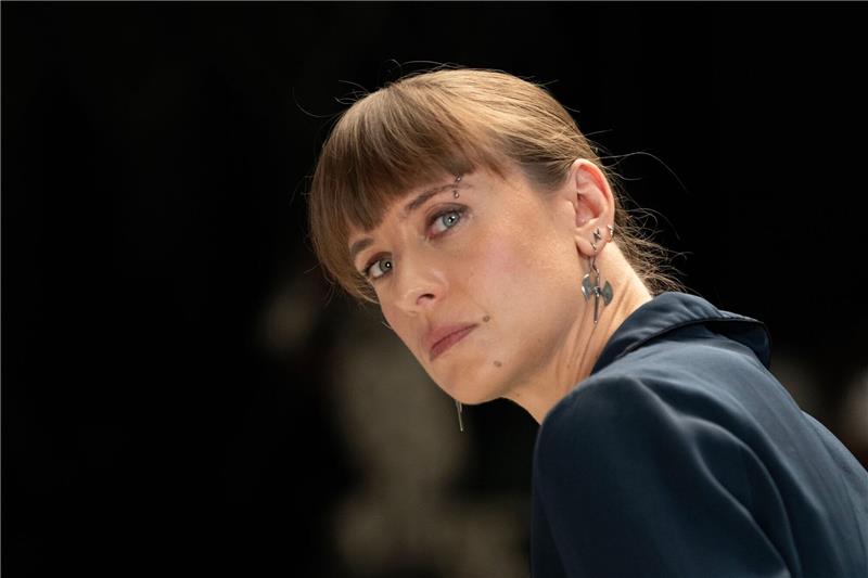 Deutscher Umweltpreis für Klimaforschung und Bauen mit Holz Die Klimaforscherin Friederike Otto ist auch promovierte Philosophin. Sie bewegt die Frage nach einem „guten Leben“, vor allem mit Blick auf Werte wie Gesundheit, Gesellschaft und Gerechtigkeit.