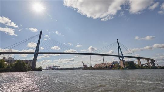 Die Köhlbrandbrücke wird am Wochenende für Reparatur- und Wartungsarbeiten gesperrt.