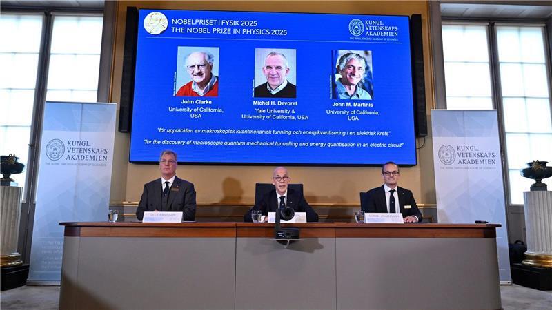 Tunneln gibt es nicht nur beim Fußball Die Königlich-Schwedische Akademie der Wissenschaften hat die diesjährigen Physik-Nobelpreisträger verkündet.