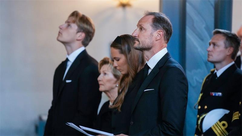 Die Königsfamilie trauert um König Harald.