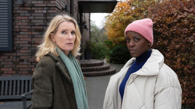 Charlotte Lindholms letzter „Tatort“-Fall in Göttingen Die Kommissarinnen Charlotte Lindholm (Maria Furtwängler, l) und Anaïs Schmitz (Florence Kasumba).