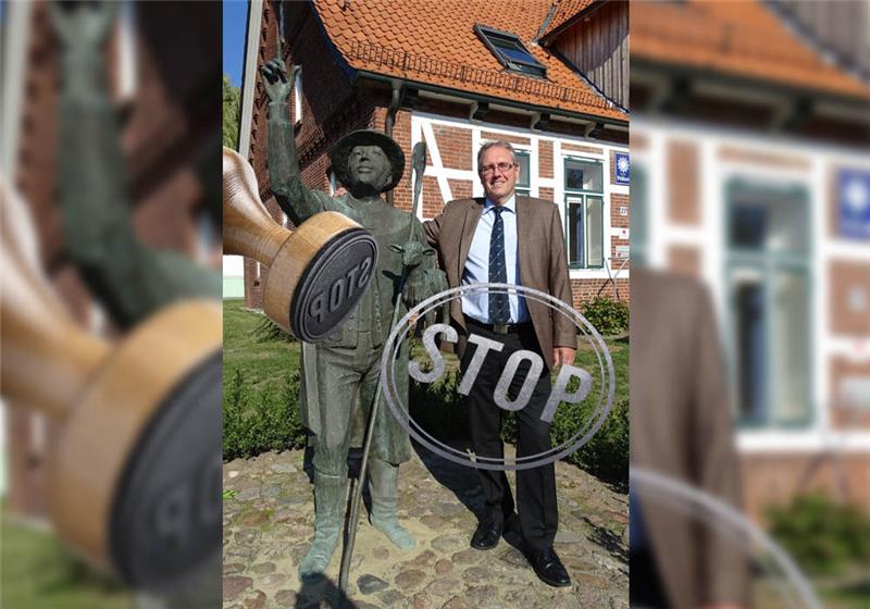 Die Kommunalaufsicht hat das Verfahren zur Suche eines Nachfolgers für Peter Sommer gestoppt. Foto: Lepél/Montage: mzs