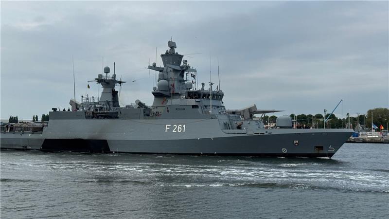 Die Korvette „Magdeburg“ läuft zum Ostseemanöver Baltops aus. 