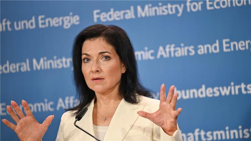Reiche zur Energiewende: „Kosten müssen runter“ „Die Kosten müssen insgesamt runter“, sagt die Wirtschaftsministerin. (Archivbild)