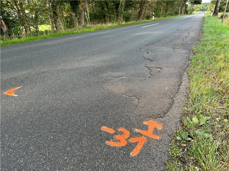 Mulsumer verärgert über Verkehr durch B74-Sanierung - Weitere Sperrung ab Montag Die Kreisstraße 2 wird zwischen dem Schwinger Steindamm und dem Grundstück Rübenkamp 32 saniert. Foto: Landkreis Stade / Daniel Beneke