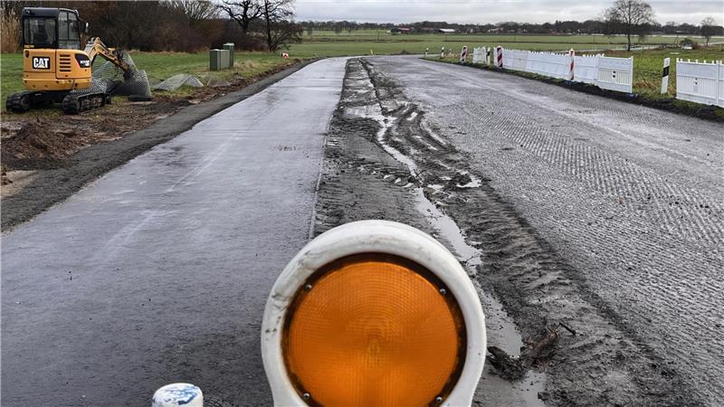 K68 zwischen Hammah und Himmelpforten bleibt gesperrt Die Kreisstraße von Himmelpforten Richtung Hammah ist noch immer eine Baustelle. Der neue Radweg ist inzwischen verbreitert und freigegeben.