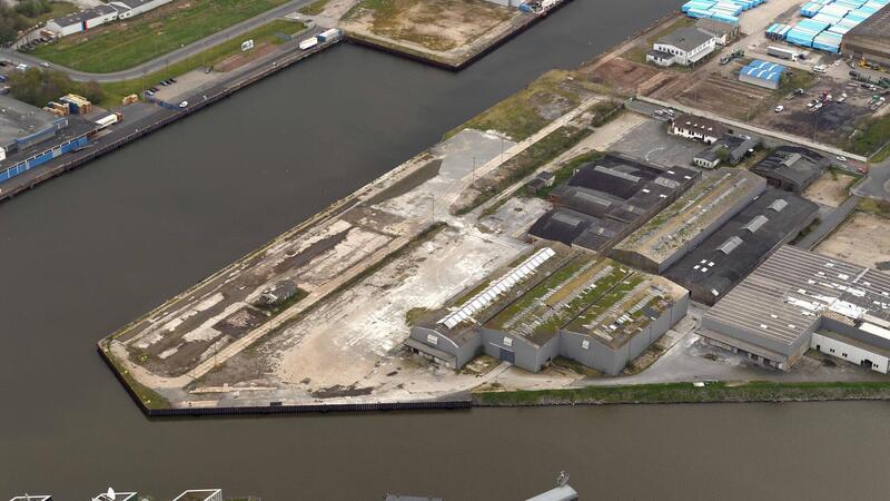 Bremerhavener Werftquartier: Wie viele Brücken werden denn nun gebaut? Die Külkenhalbinsel liegt gegenüber dem Alfred-Wegener-Institut an der Doppelschleuse. Hier soll ein großer Wohnbereich des Werftquartiers entstehen.