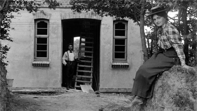 Die Künstlerin Minna Illies, geborene Schwerdtfeger, und ihr Mann Arthur Illies. 1901, ein Jahr nach ihrer Hochzeit starb sie wenige Tage nach der Geburt ihres ersten Kindes.