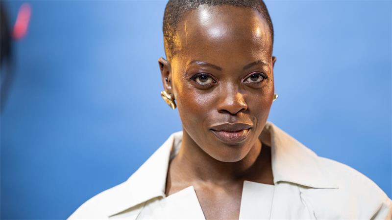 Florence Kasumba spielt Miranda in „Der Teufel trägt Prada“ Die Künstlerin vereint Film, Fashion und Bühne so selbstverständlich, dass sie prima zur Rolle der Miranda passt.