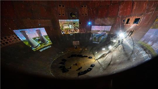 Die Kuppel des stillgelegten Kernkraftwerks Stade ist nun Kulisse für ein Kunstprojekt.