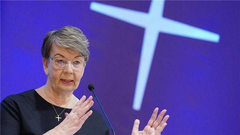 Die Landesbischöfin der Evangelisch-Lutherische Kirche in Norddeutschland (Nordkirche), Kristina Kühnbaum-Schmidt, fordert in ihrer Osterbotschaft dazu auf, sich für Frieden und Versöhnung einzusetzen. (Archivbild)