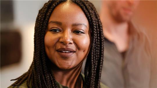 Die Landesregierung um Sozialministerin Aminata Touré (Grüne) will den Übergang von Kindern in die Schule erleichtern. (Archivbild)