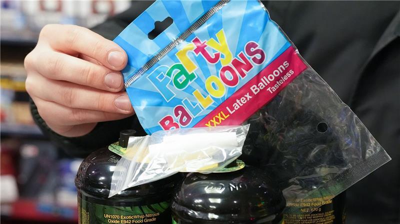 Verkaufsverbot für Lachgas im Norden ab Mitte Juli Die Landesregierung will Kinder und Jugendliche in Schleswig-Holstein mit einem Verkaufsverbot von Lachgas an Minderjährige schützen. (Symbolbild)