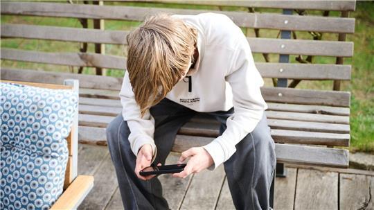 Die Landjugend in Niedersachsen ist gegen ein Social-Media-Verbot und sieht vor allem im ländlichen Raum viele Chancen. (Symbolbild)