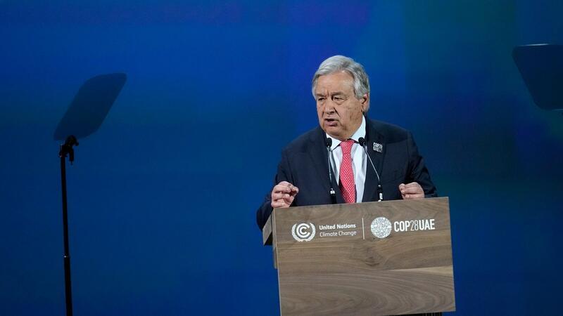 COP28: Emirate kündigen Fonds für Klimaprojekte an „Die Lebenszeichen der Erde versagen“: UN-Generalsekretär António Guterres in Dubai.