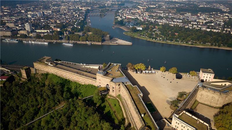 Die Leiche der Frau wurde unterhalb der Festung gefunden. (Symbolbild)