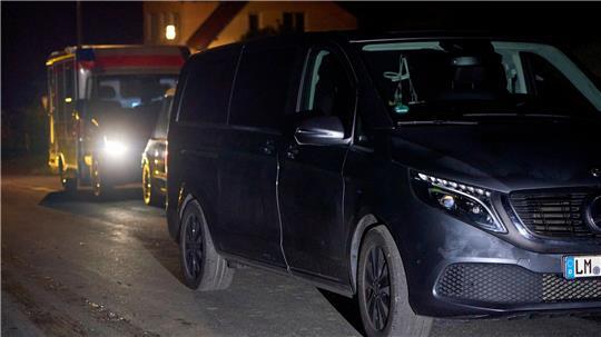 Die Leichen wurden noch in der Nacht abtransportiert, nun muss die Todesursache geklärt werden.