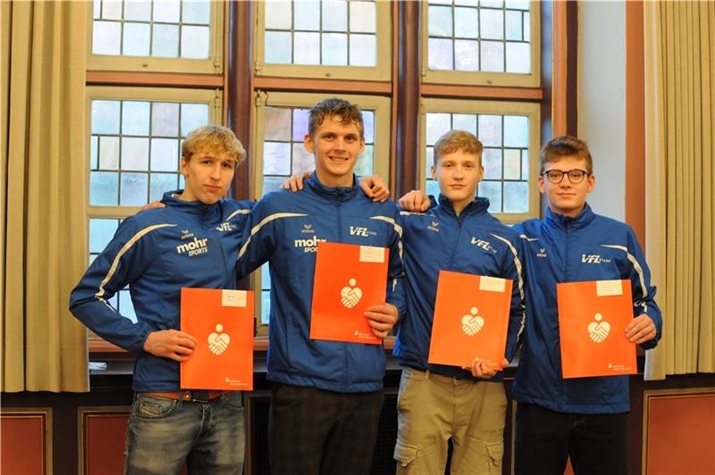 Die Leichtathleten des VfL Stade (von links): Bennett Pauli, Philipp Zastrow, Felix Tonn und Jannik Kühlke. Fotos: Berlin